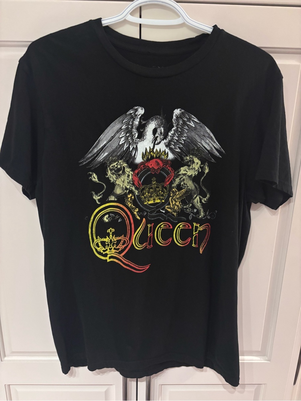 Queen Official Merch 2021 Crest Logo Band T-Shirt Black Men’s Medium Bravado